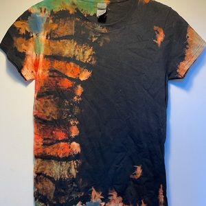 Small, Ladies, Gildan, Heavy Cotton, Reverse Tie Dye T-Shirt.